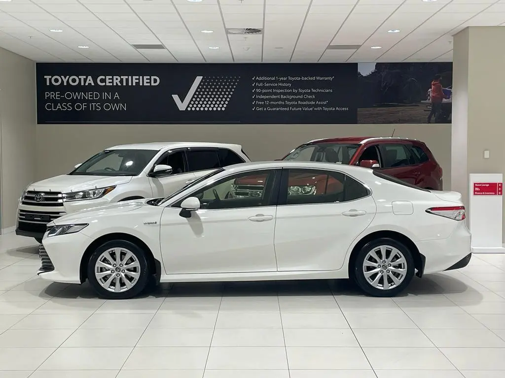 2020 Toyota Camry Gallery Image 6