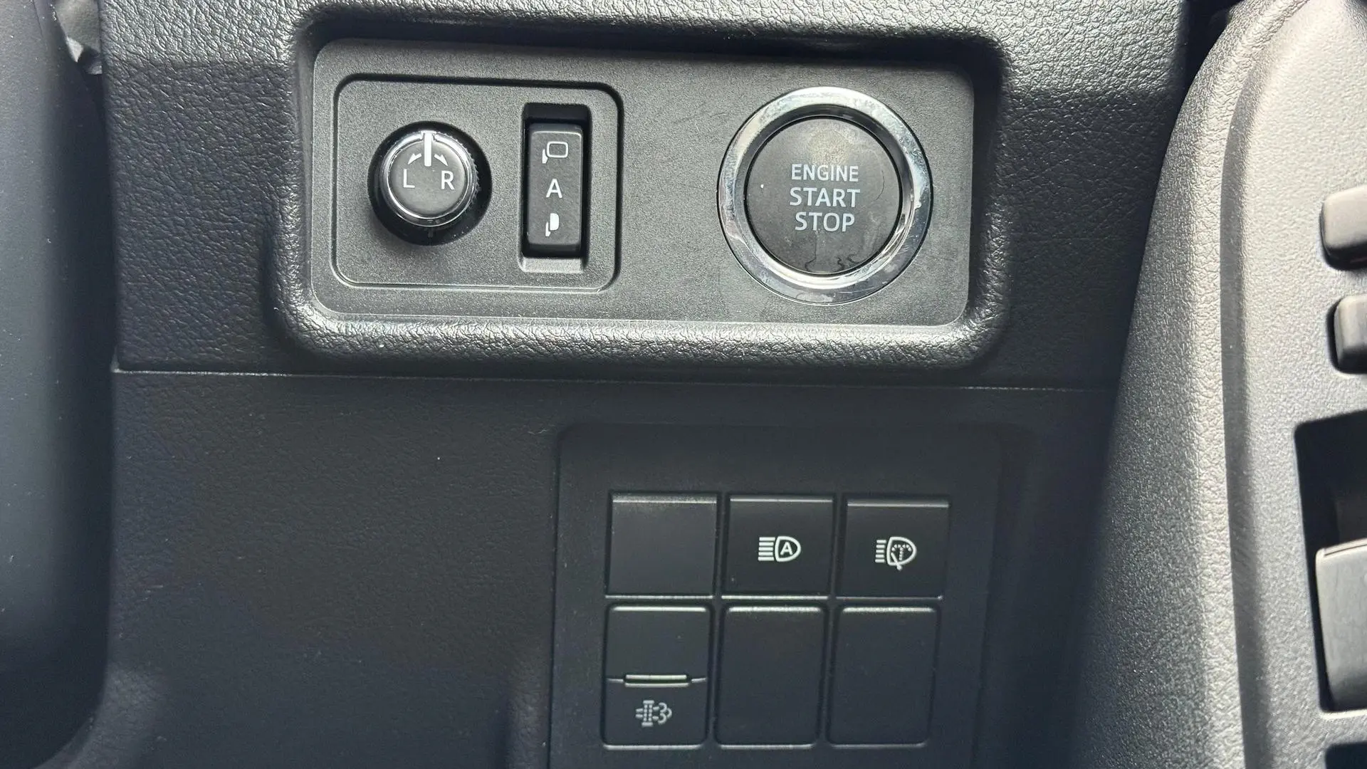 2022 Toyota Landcruiser Prado Gallery Image 31
