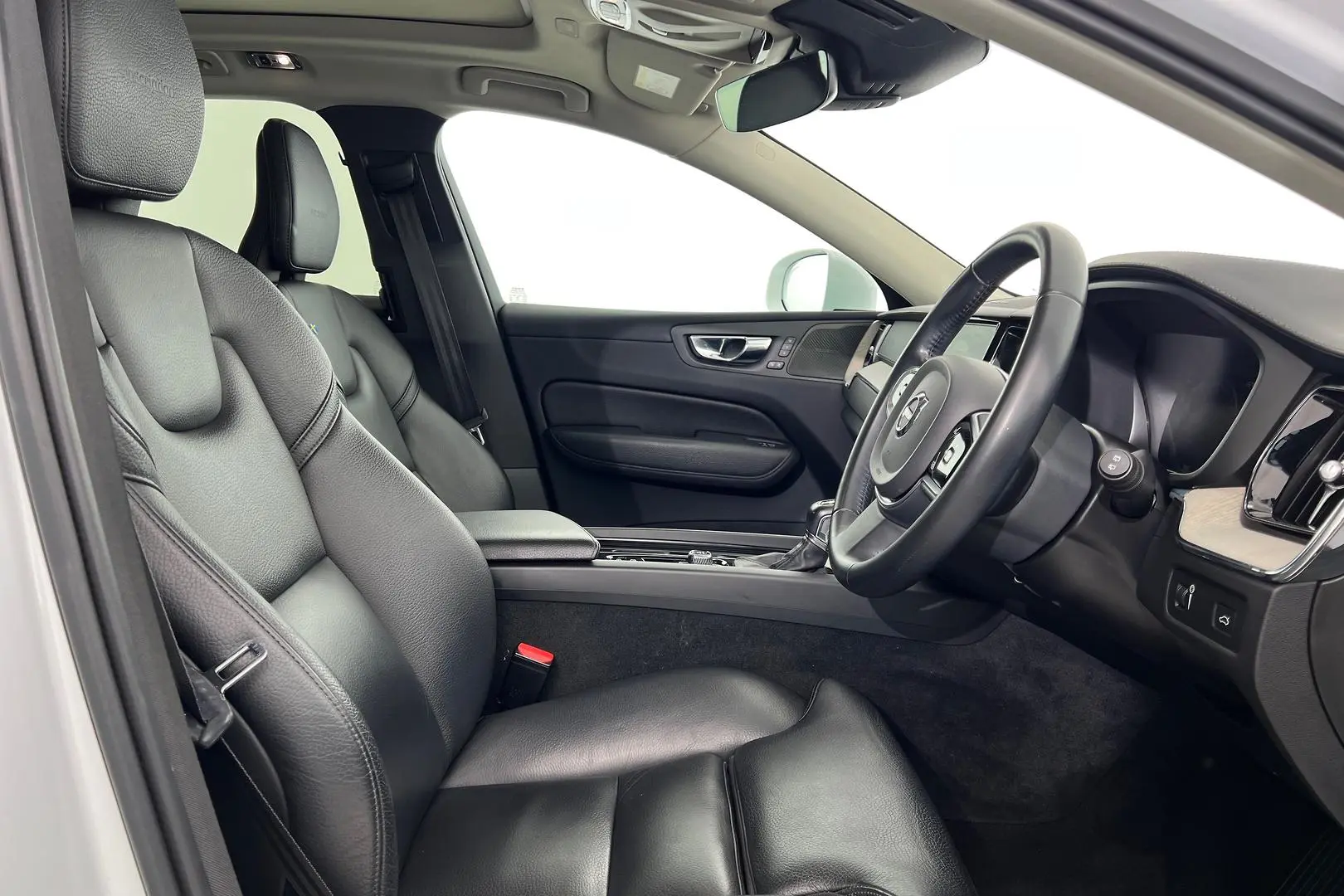 2019 Volvo XC60 Gallery Image 12