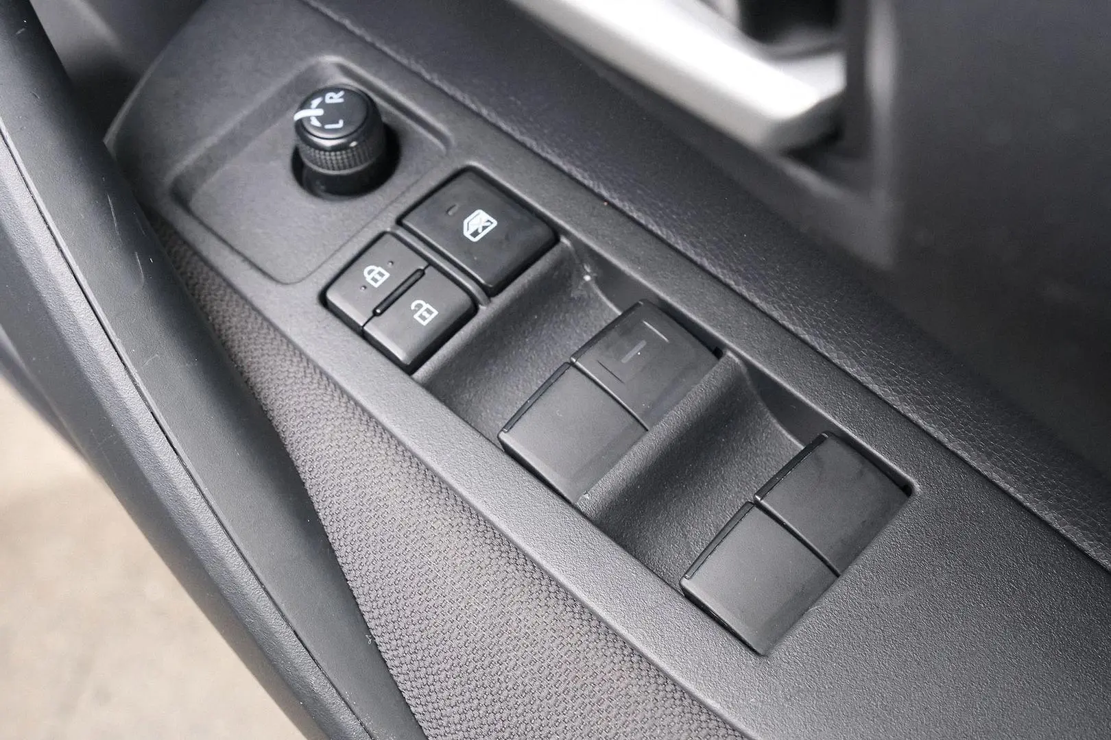 2020 Toyota Corolla Gallery Image 12
