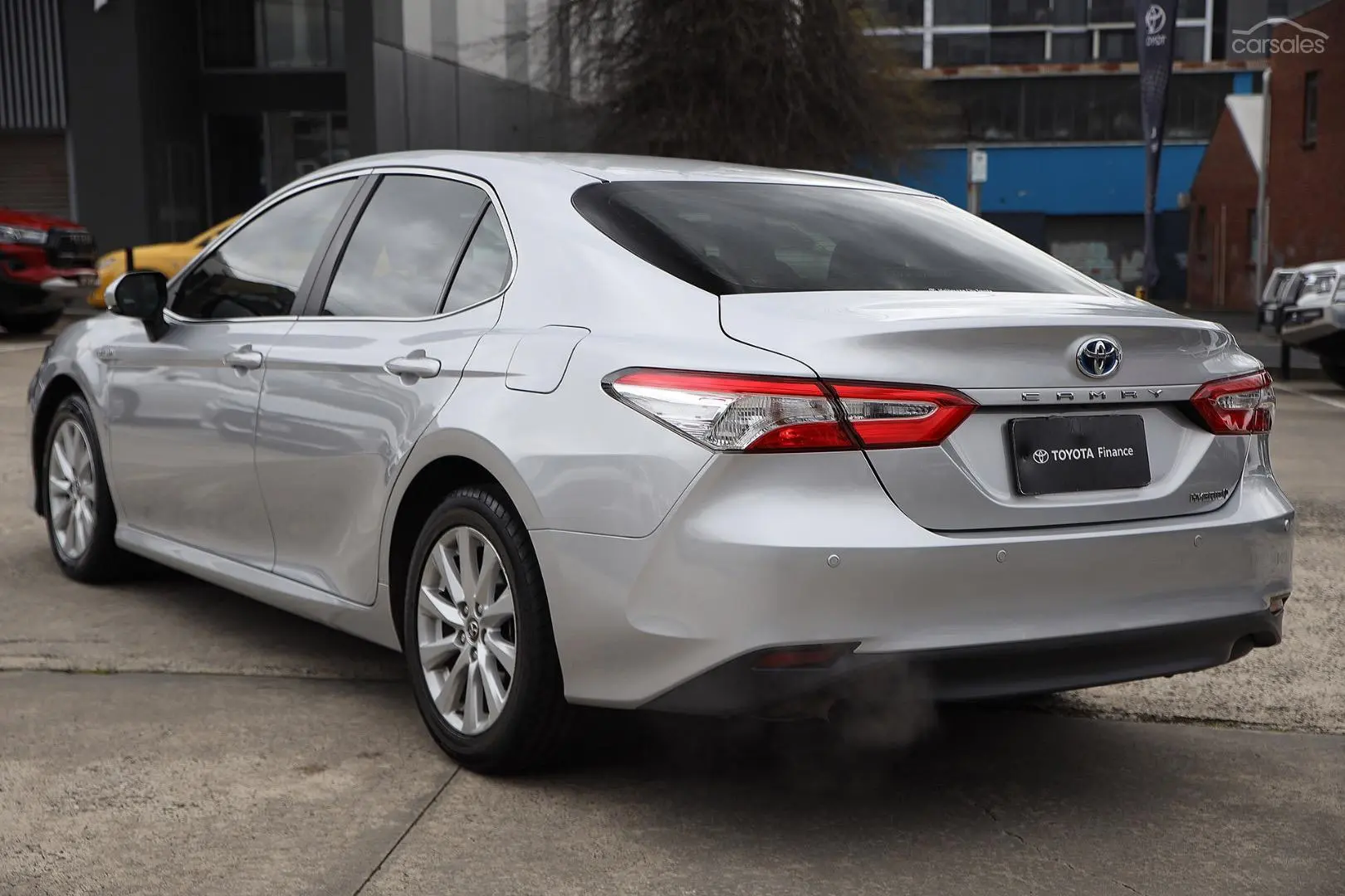 2019 Toyota Camry Image 2