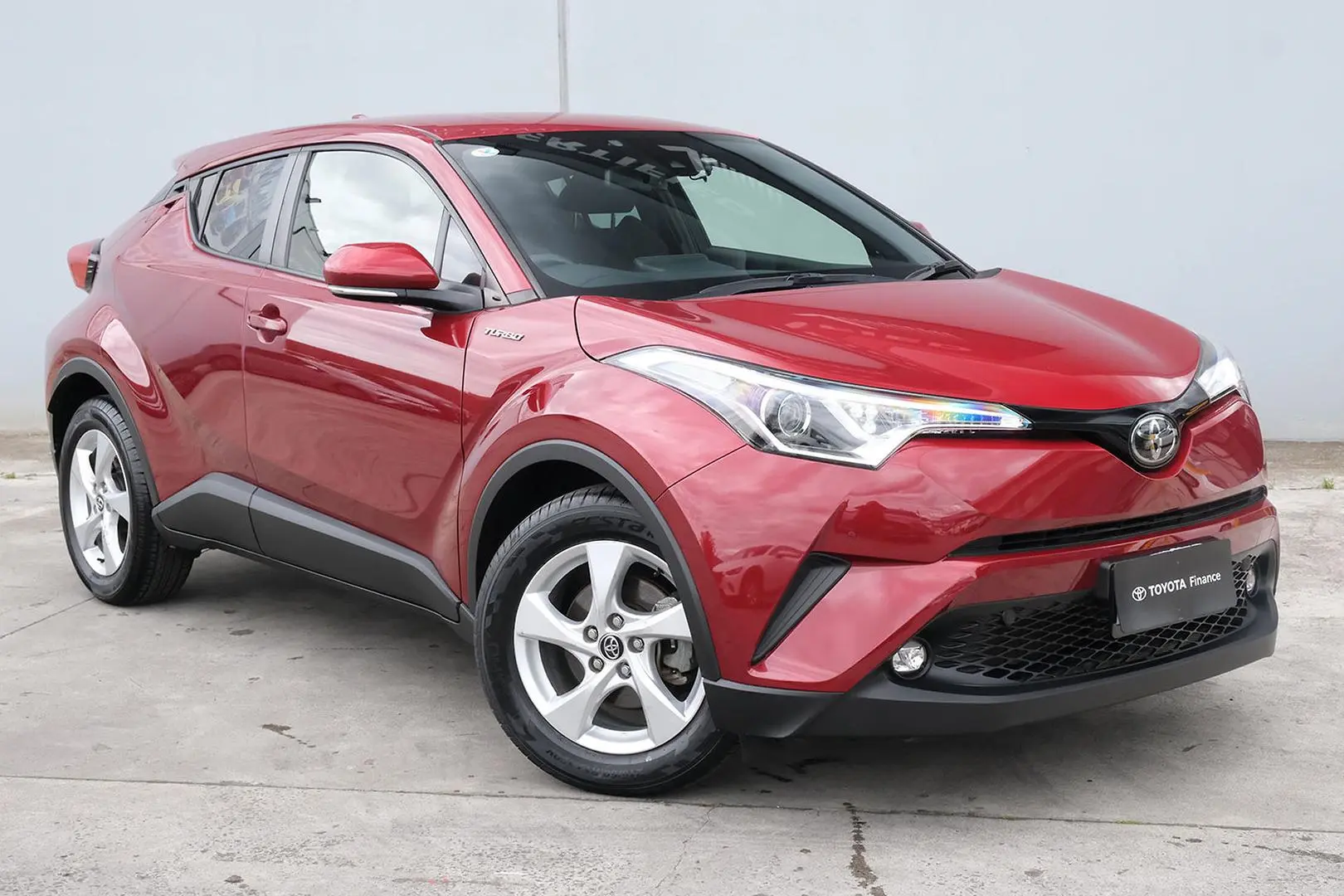 2018 Toyota C-HR Gallery Image 1