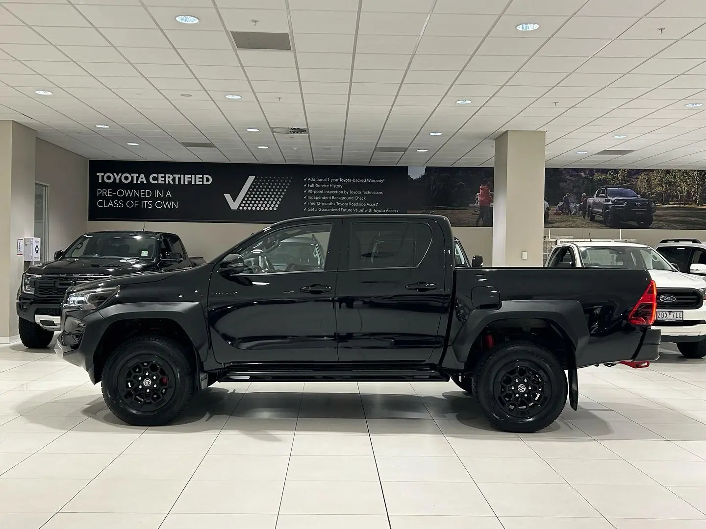 2024 Toyota Hilux Gallery Image 6