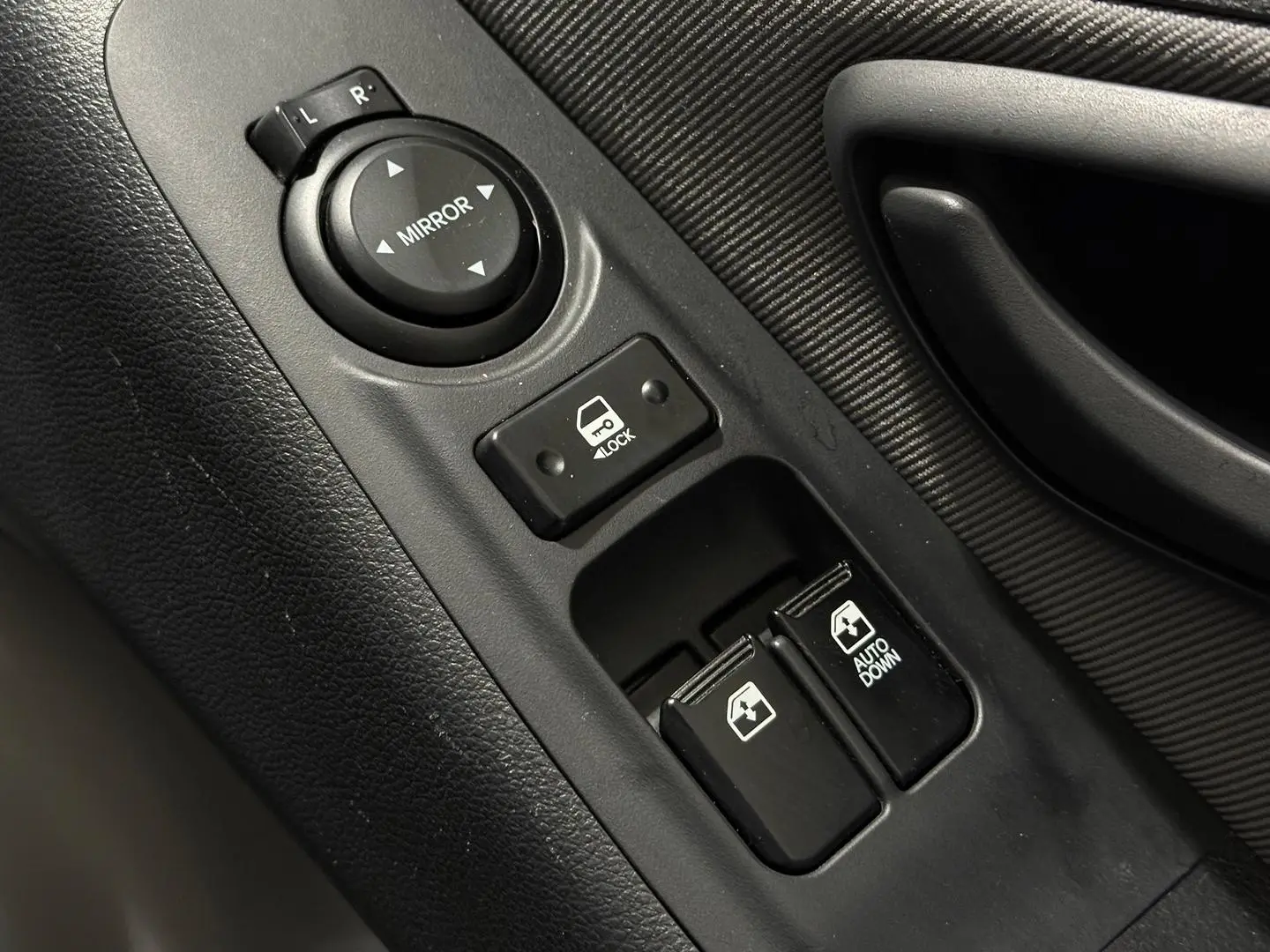 2021 Hyundai iLoad Gallery Image 15