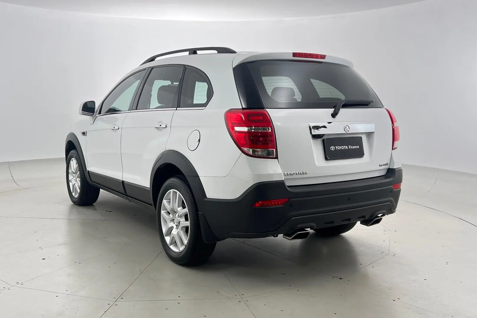 2017 Holden Captiva Gallery Image 9