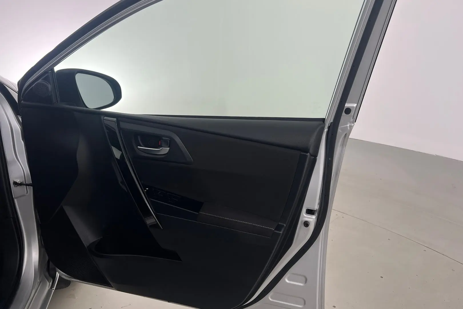2018 Toyota Corolla Gallery Image 18