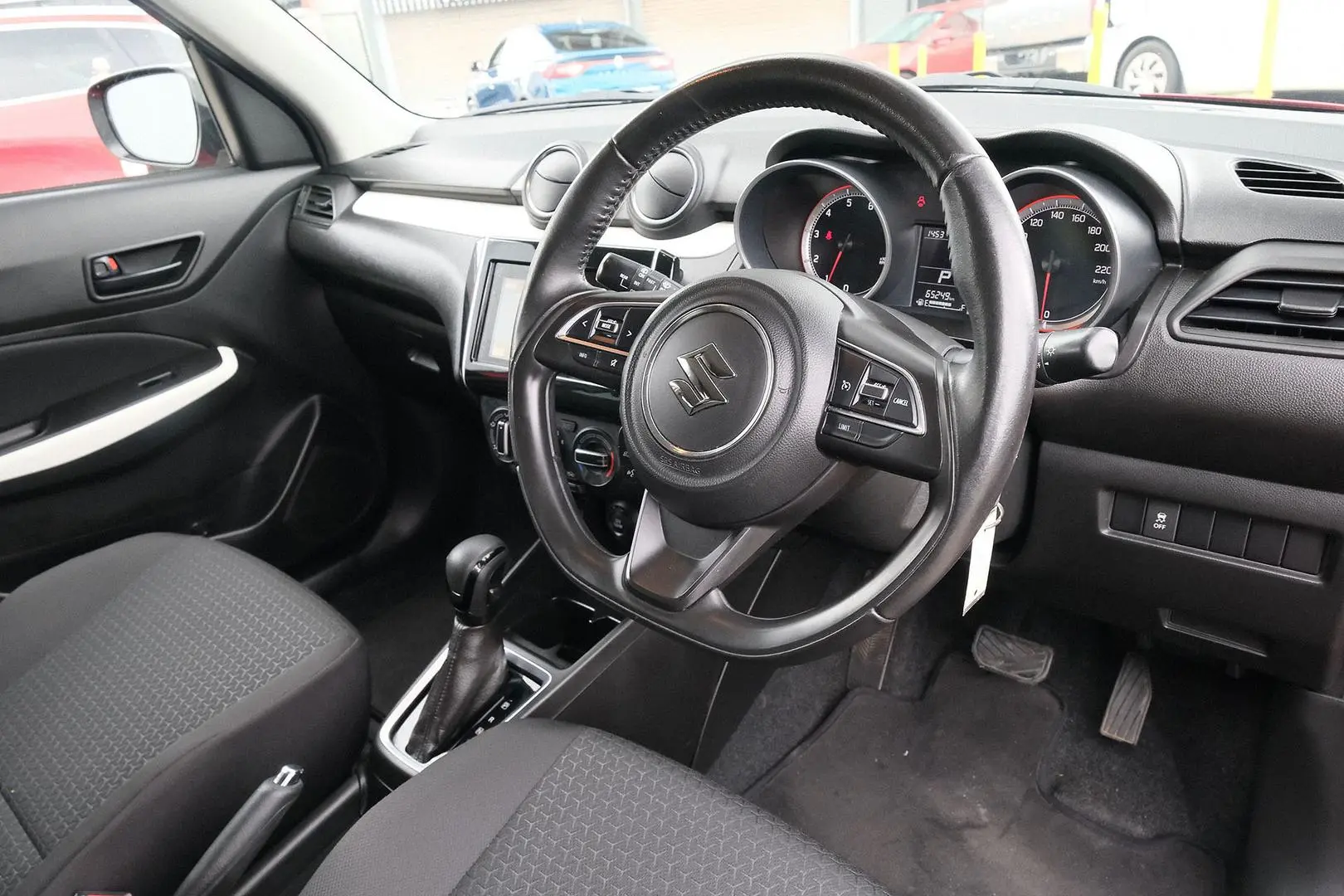 2017 Suzuki Swift Gallery Image 10