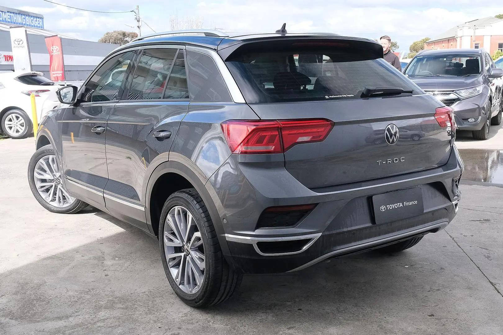 2021 Volkswagen T-Roc Gallery Image 2