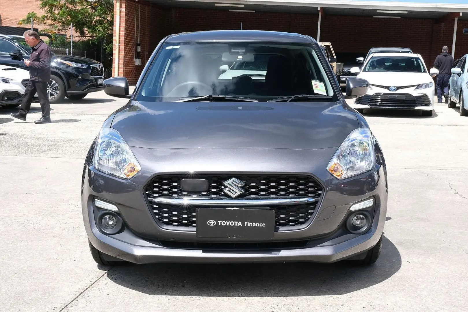 2023 Suzuki Swift Image 3