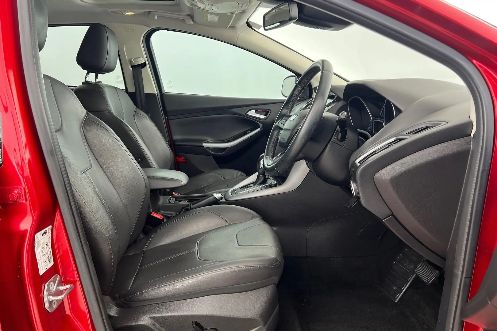 2017 Ford Focus Gallery Image 11