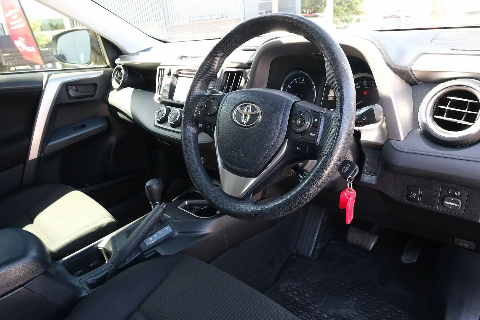 2018 Toyota Rav4 Gallery Image 7