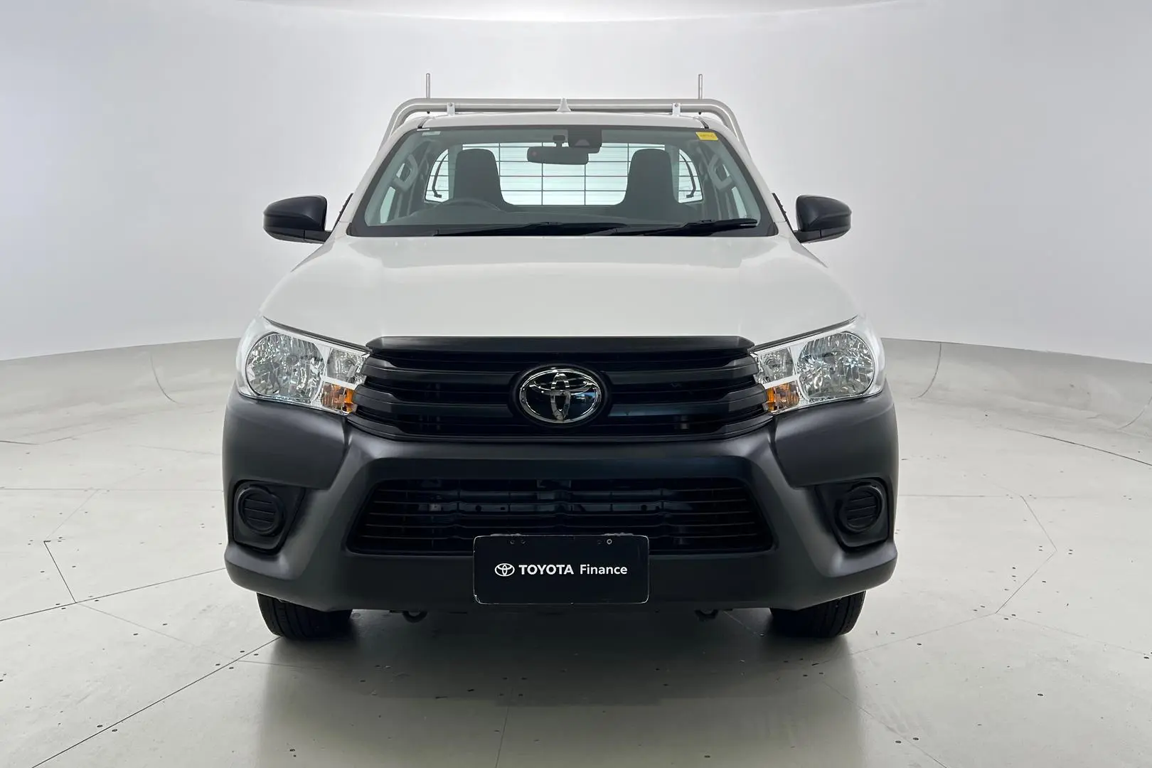 2023 Toyota Hilux Gallery Image 10