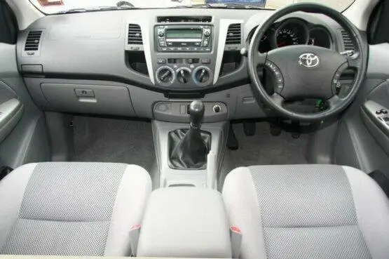 2025 Toyota RAV4 Gallery Image 4