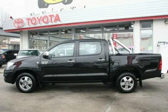 2025 Toyota RAV4 Gallery Image 8