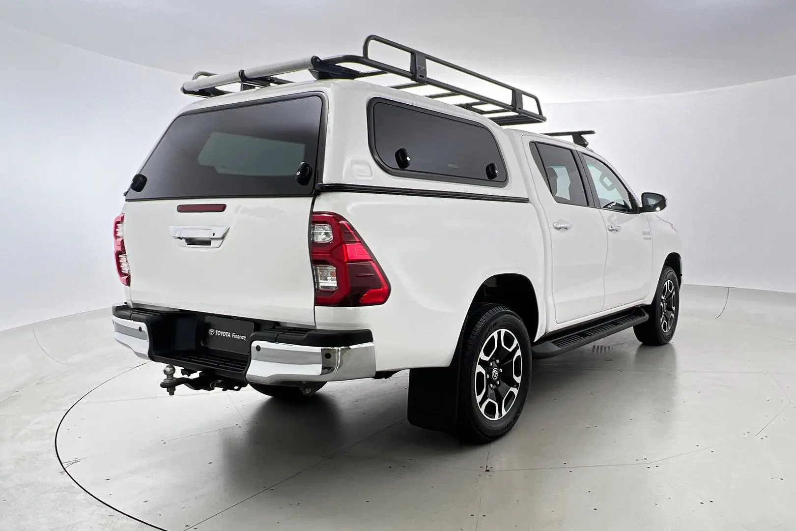 2022 Toyota Hilux Gallery Image 4