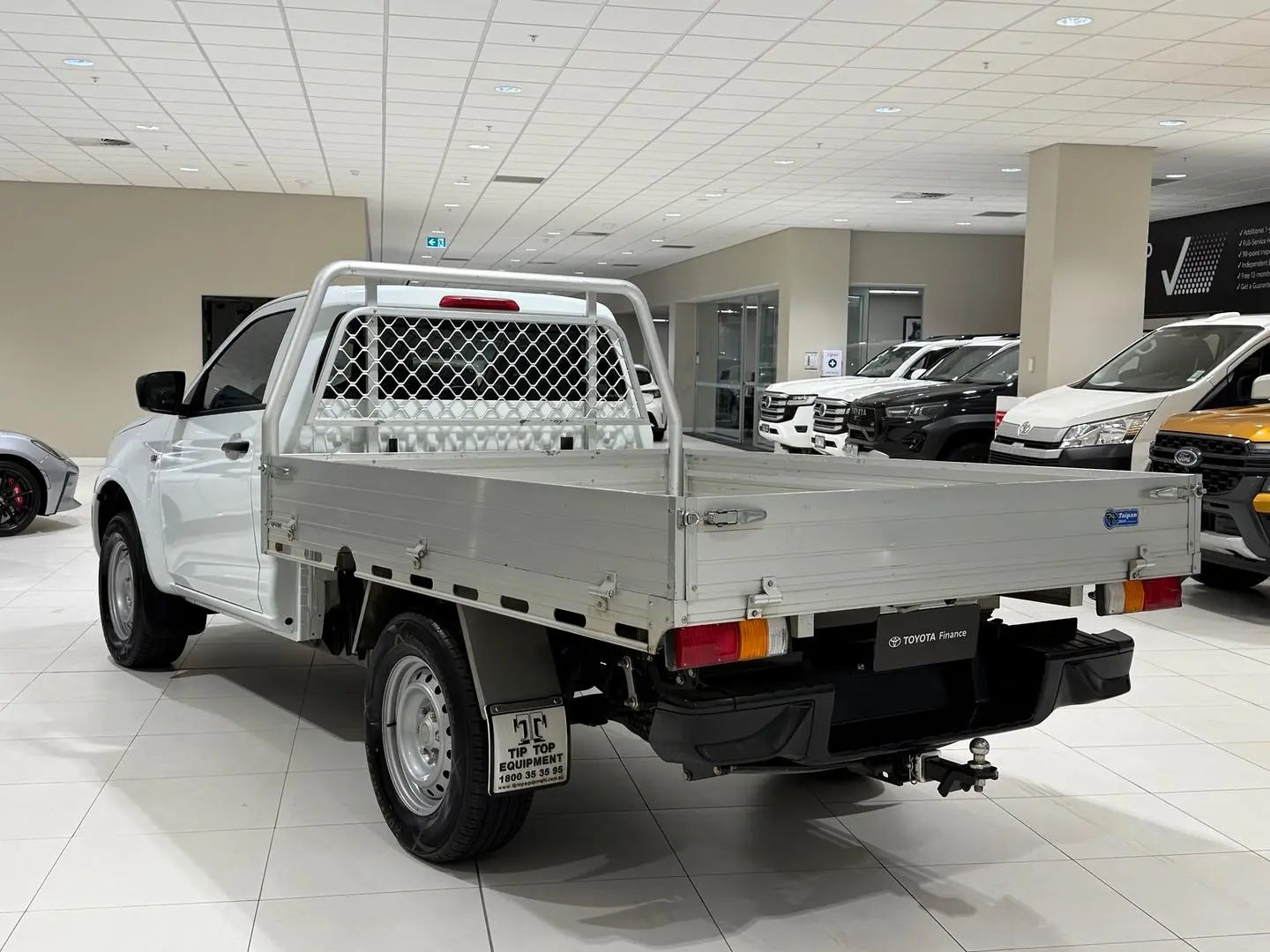2022 Isuzu D-MAX Gallery Image 8