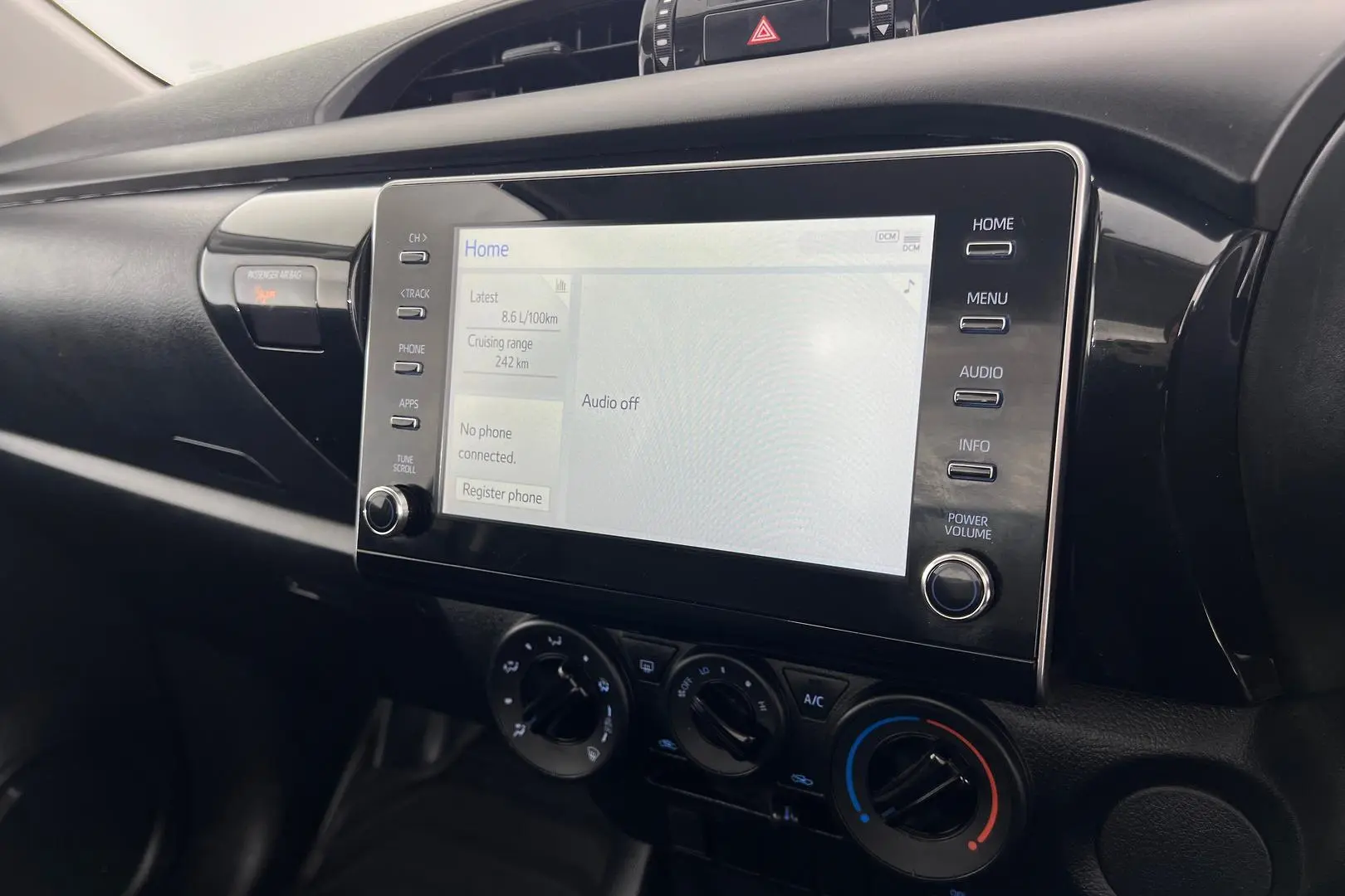 2022 Toyota Hilux Gallery Image 16