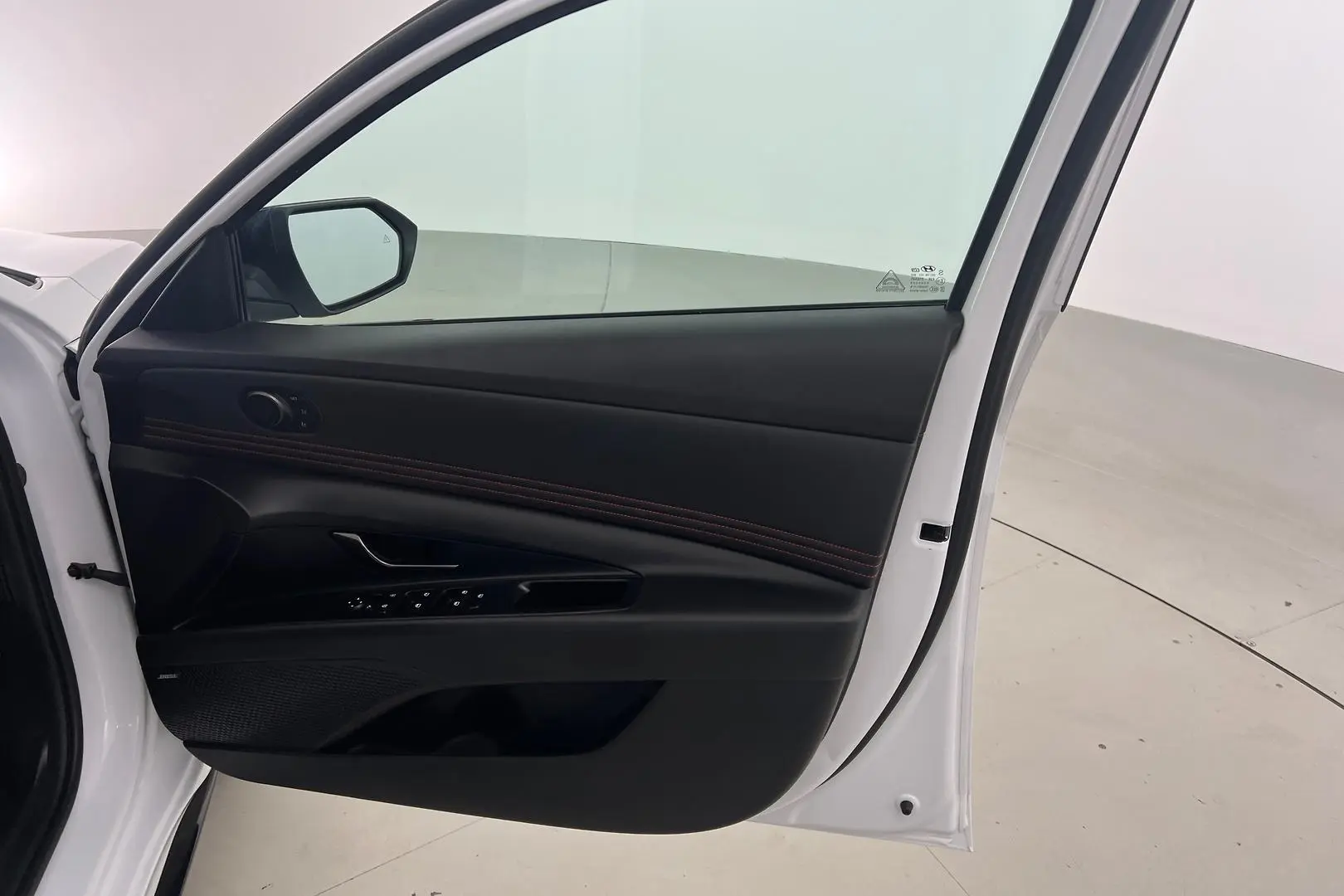 2020 Hyundai i30 Gallery Image 15
