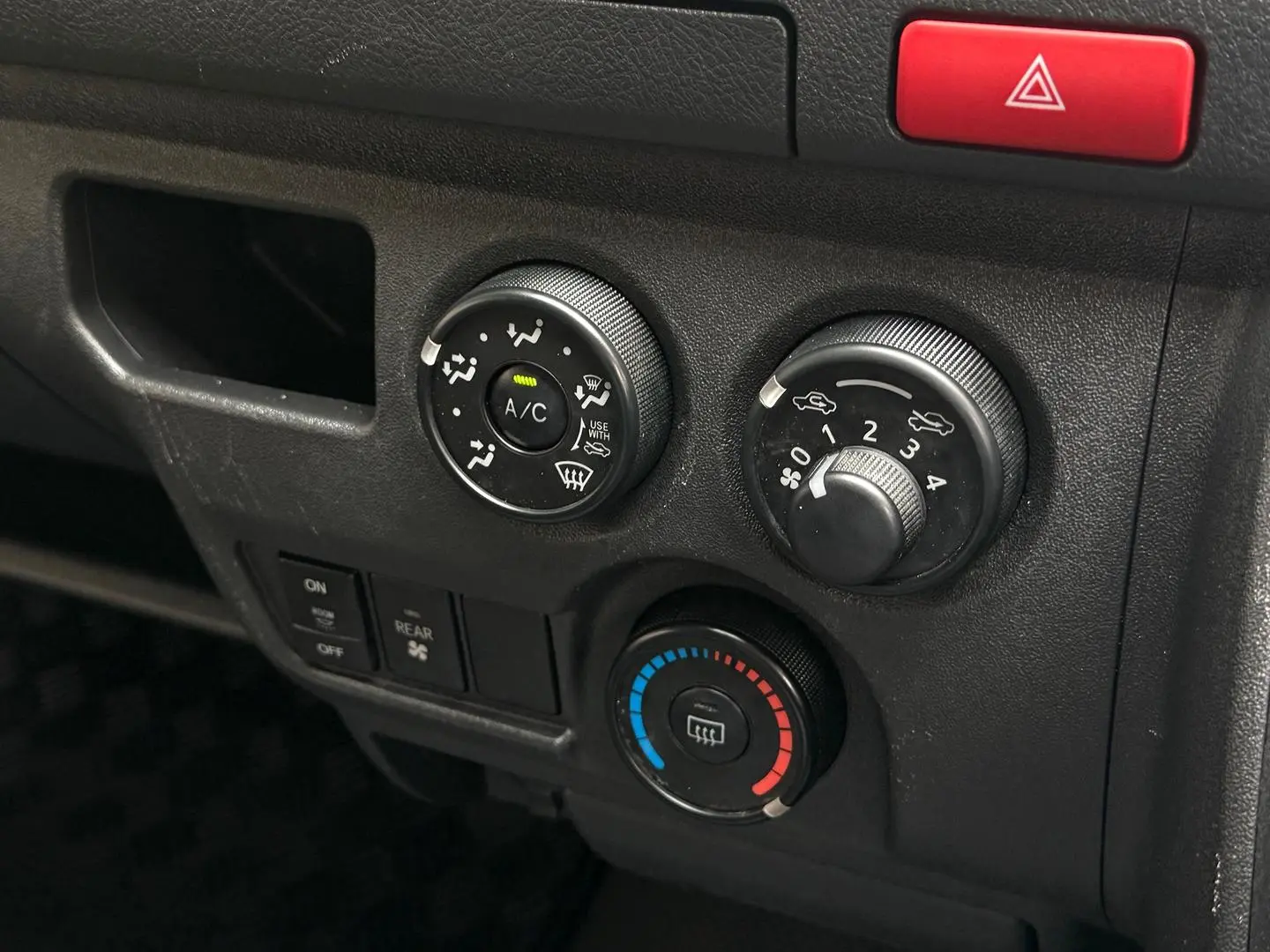 2019 Toyota Hiace Gallery Image 23