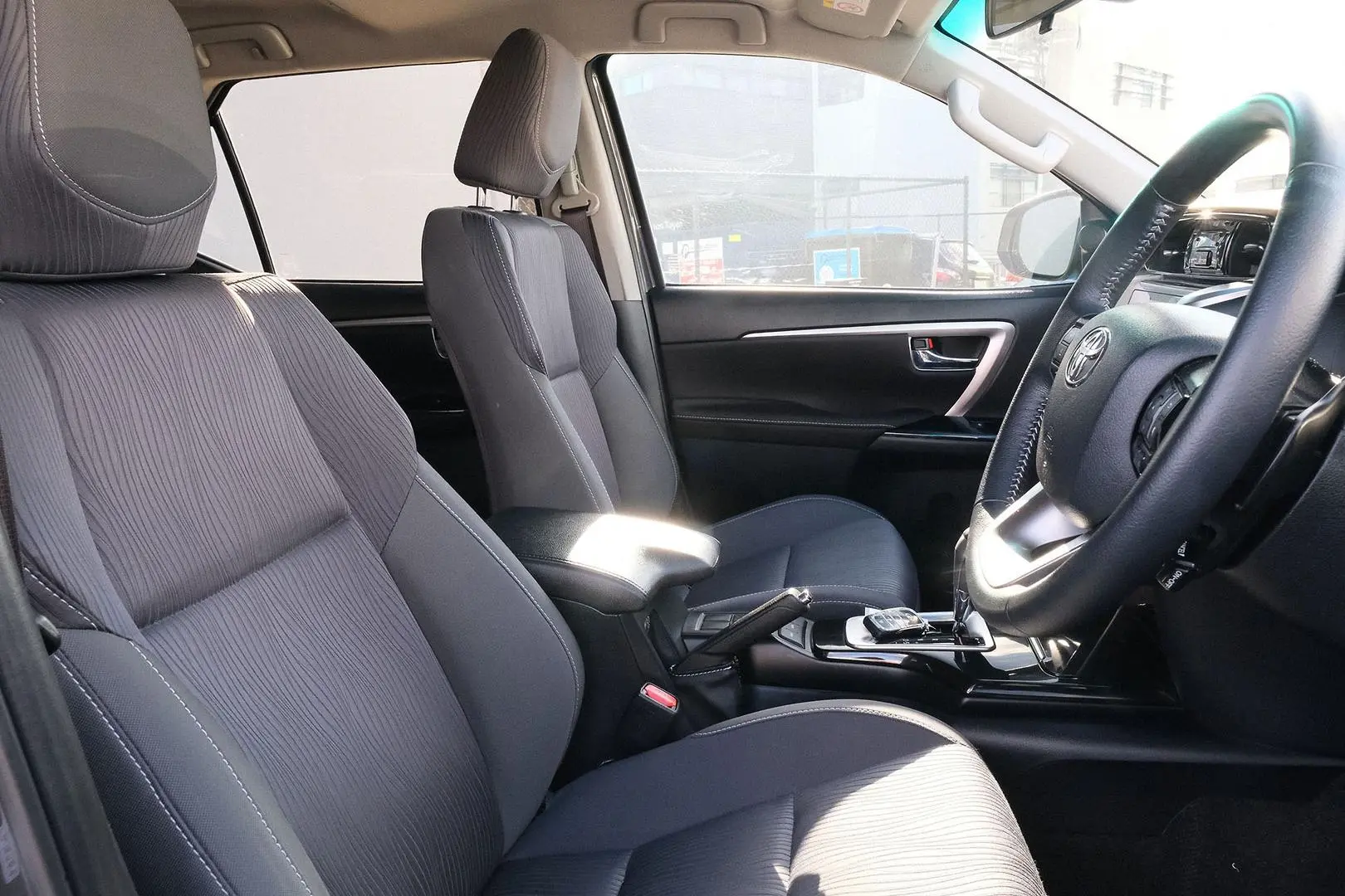 2022 Toyota Fortuner Gallery Image 14