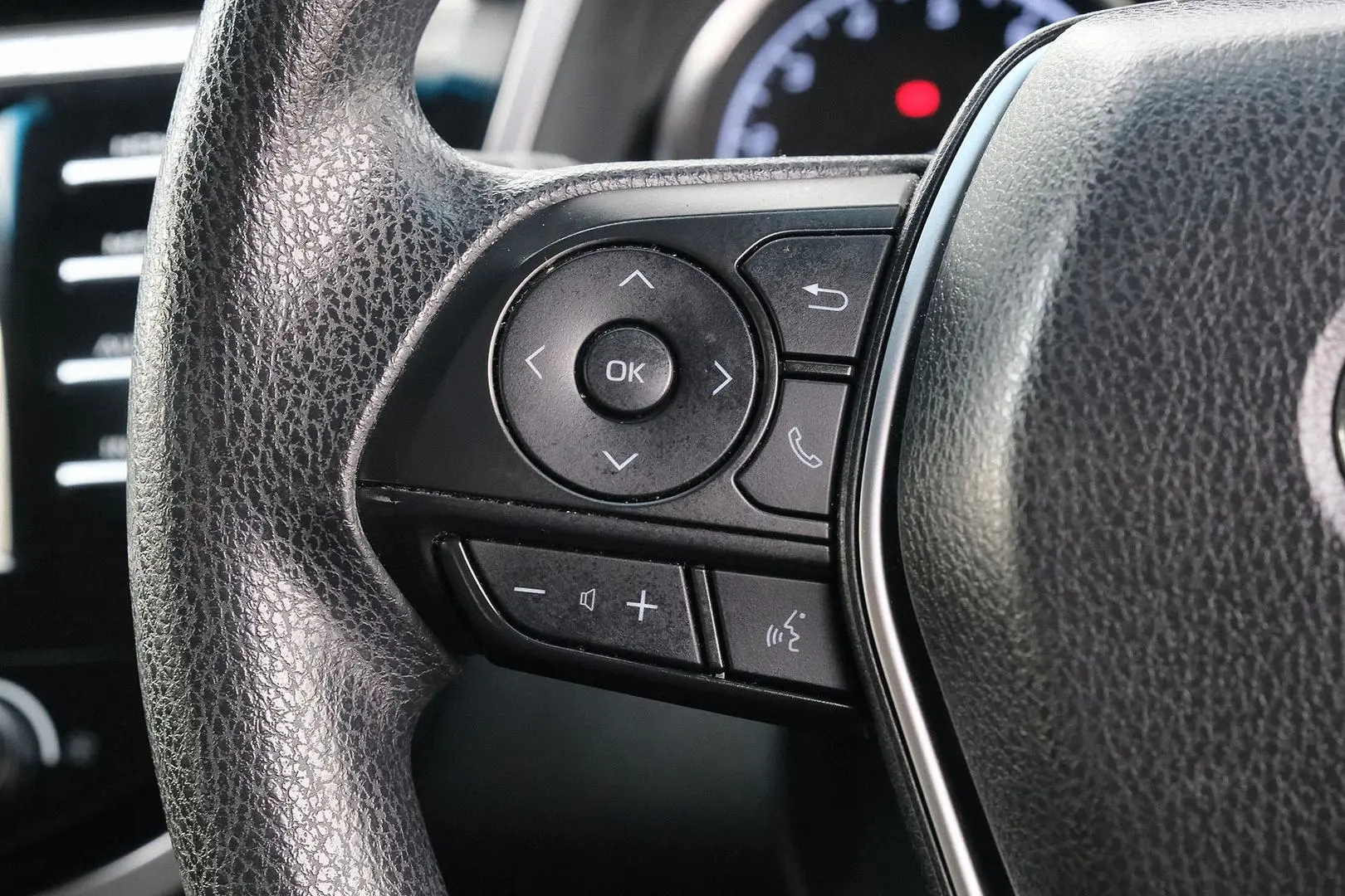 2019 Toyota Camry Gallery Image 15