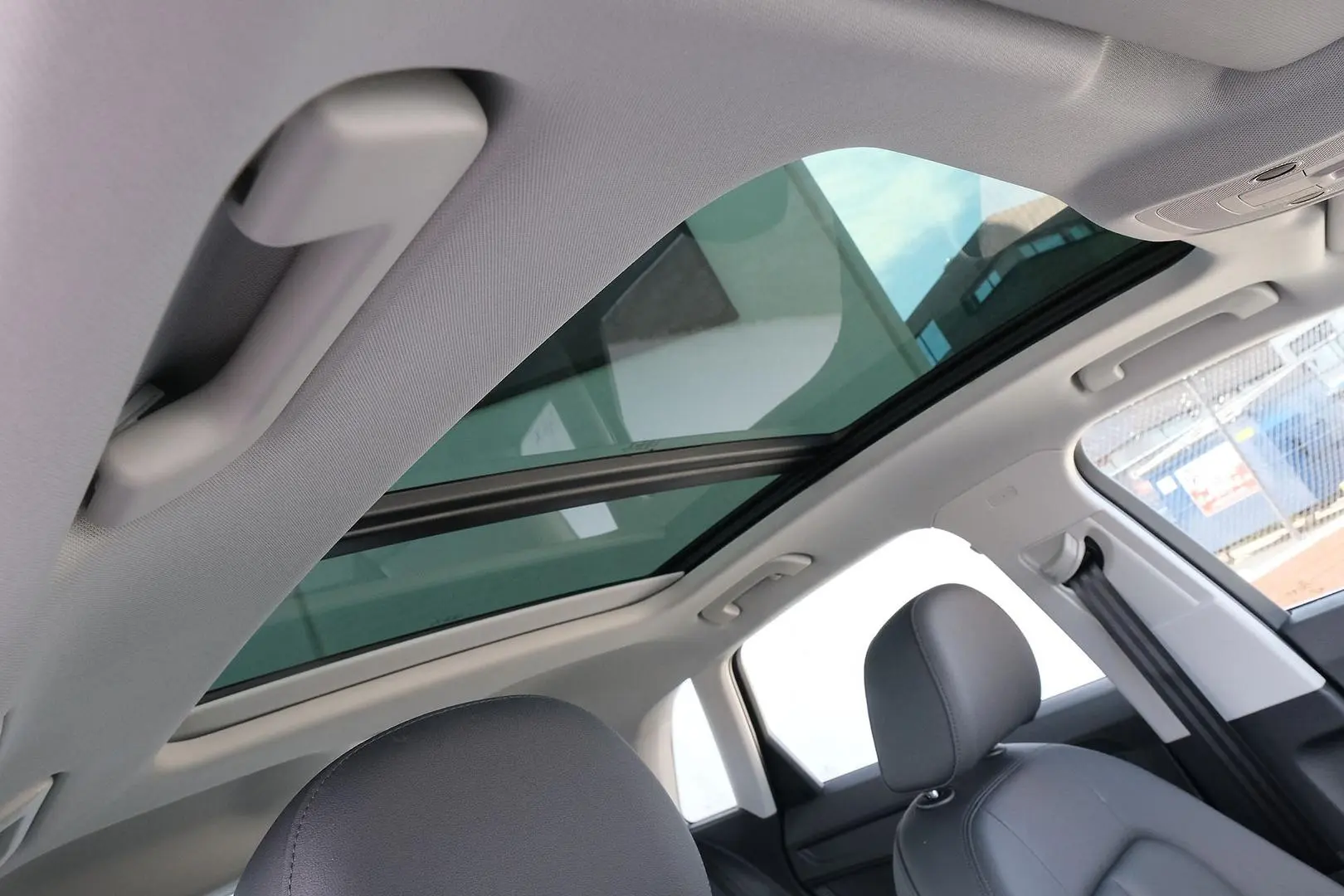 2021 Audi Q3 Gallery Image 8