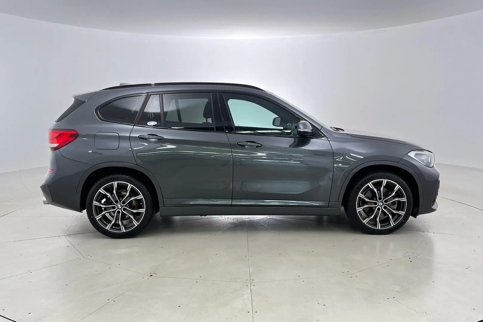 2020 Bmw X1 Gallery Image 2