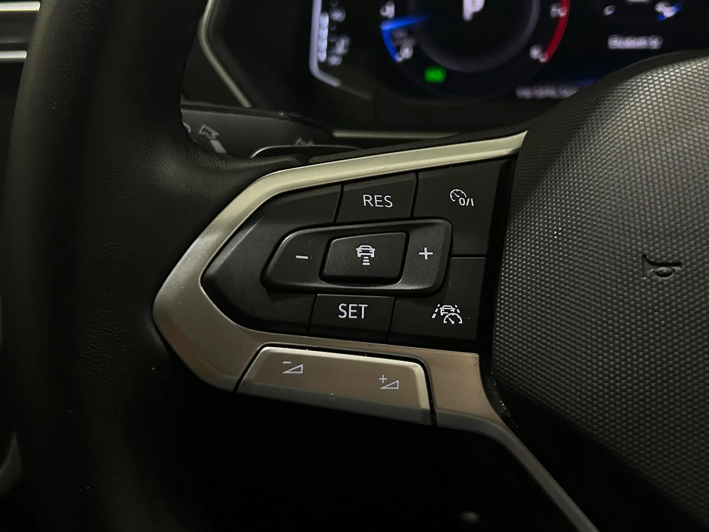 2023 Volkswagen Tiguan Gallery Image 22
