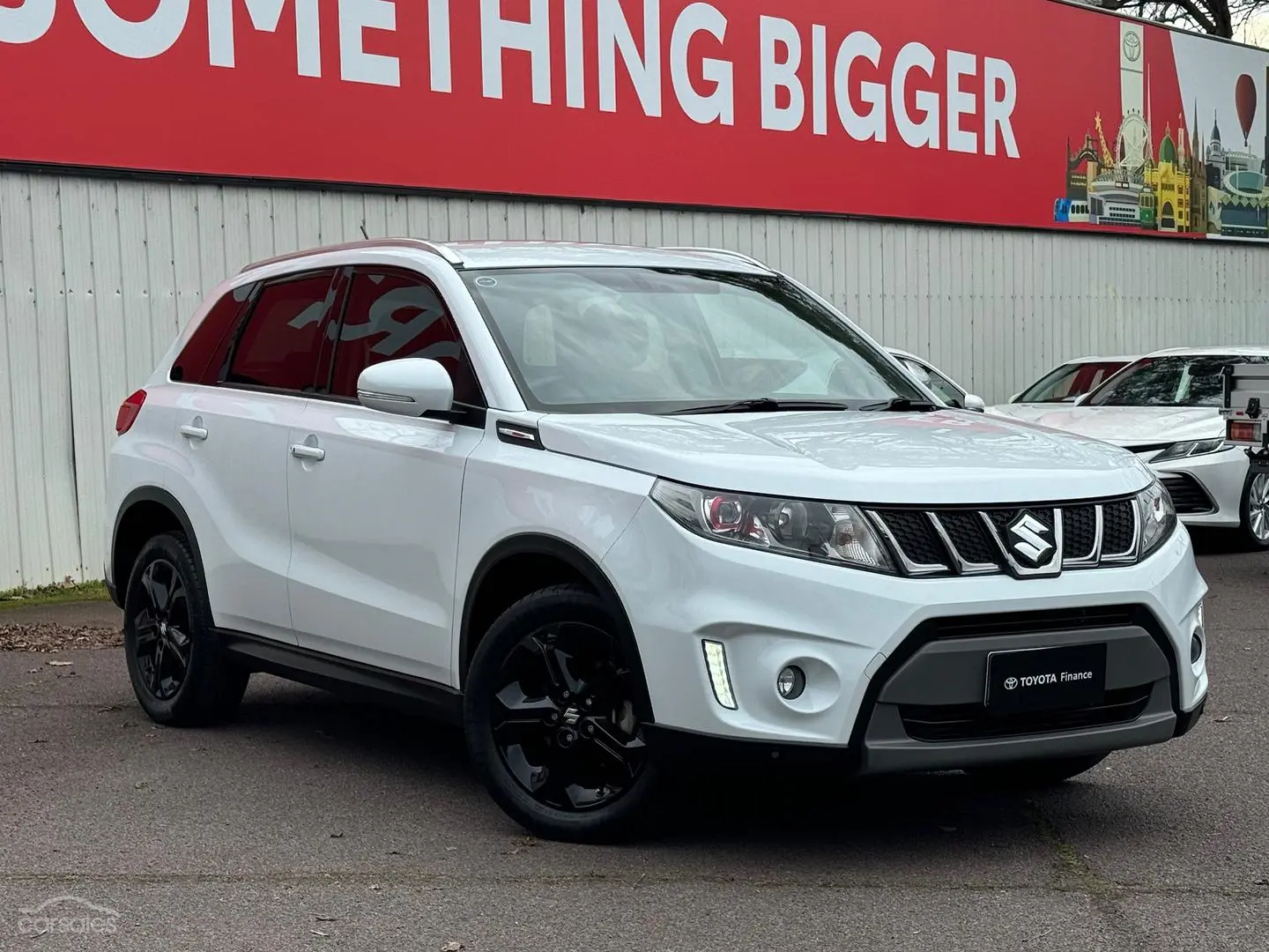 2017 Suzuki Vitara Image 1