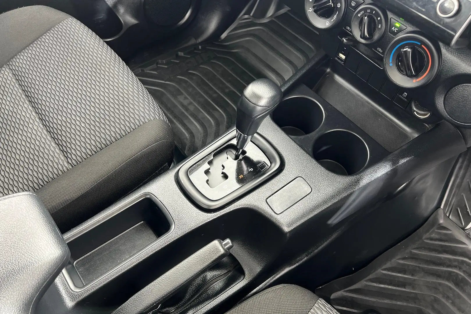 2021 Toyota Hilux Gallery Image 14