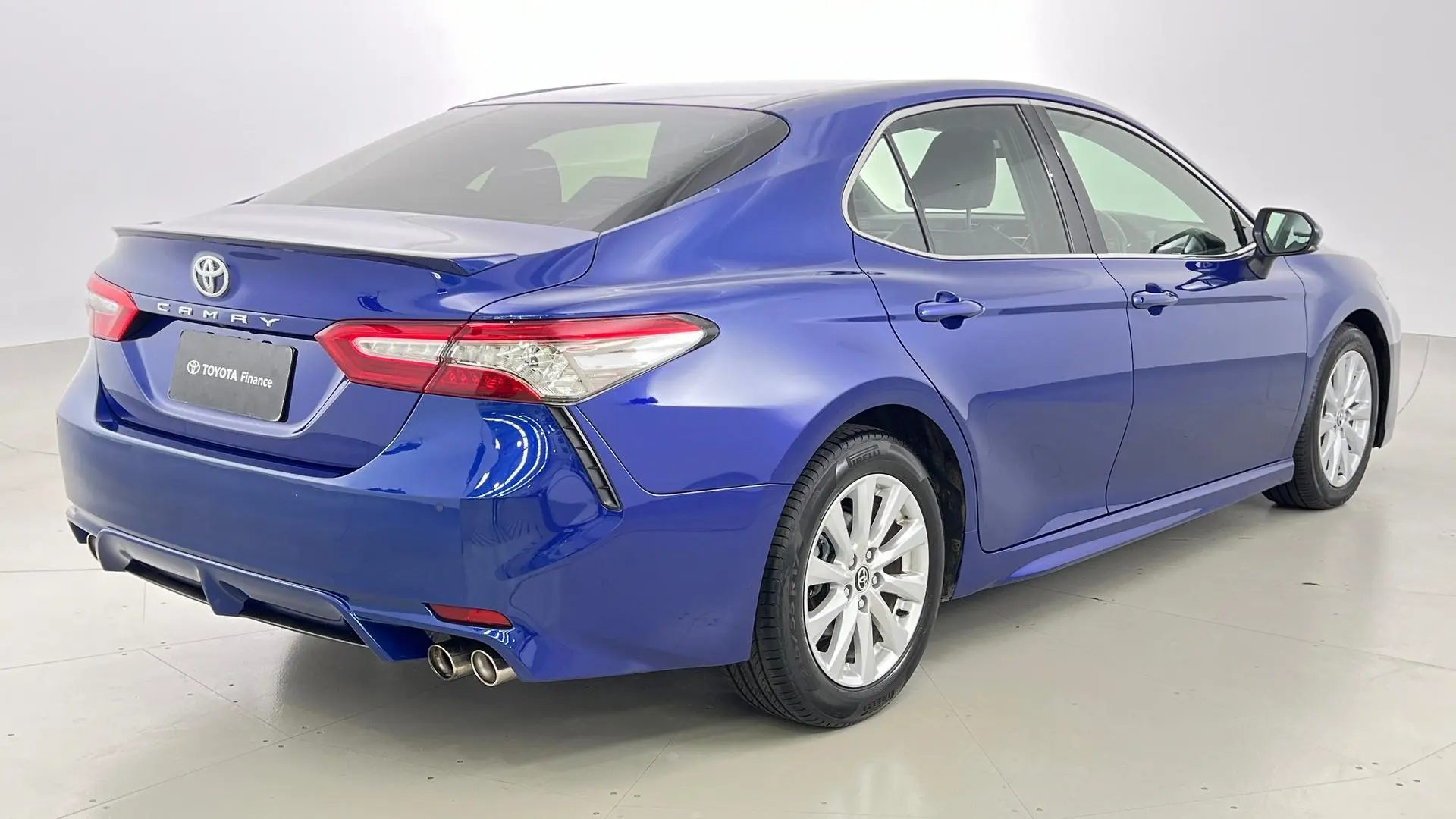 2019 Toyota Camry Gallery Image 9