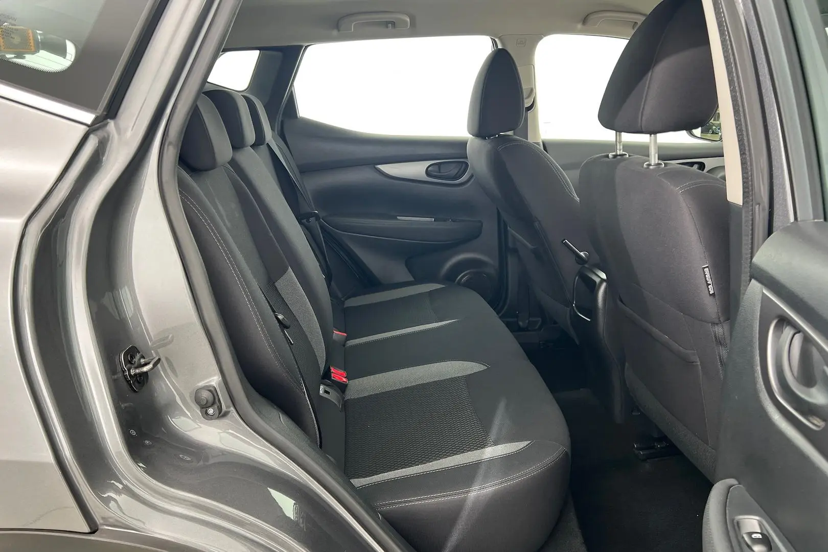 2020 Nissan QASHQAI Gallery Image 19