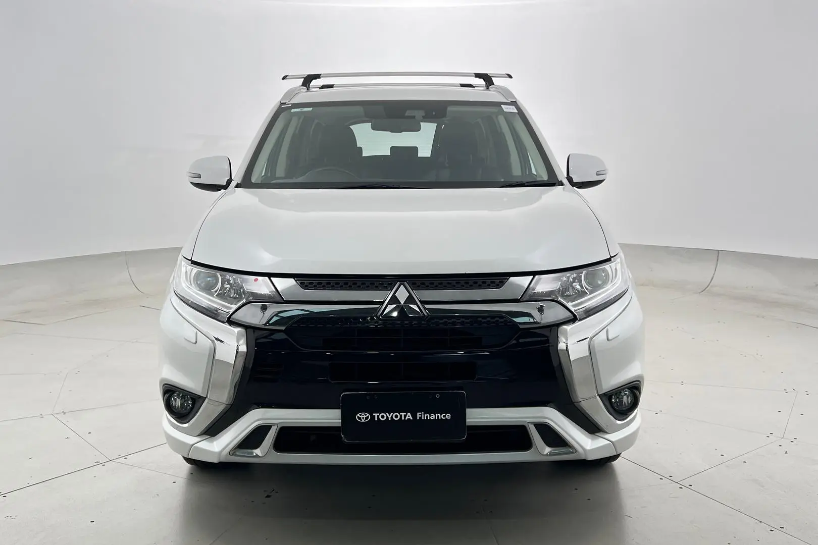 2018 Mitsubishi Outlander Gallery Image 9