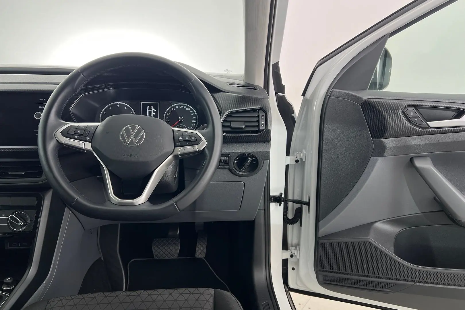 2021 Volkswagen T-Cross Gallery Image 17