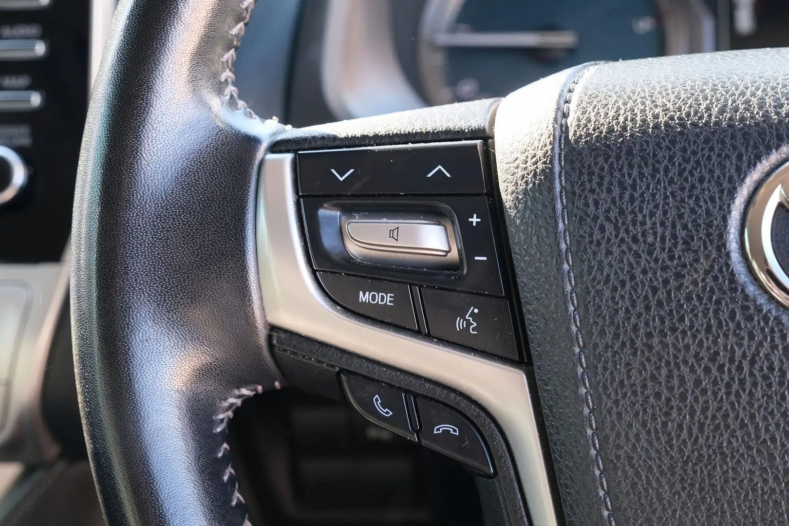 2020 Toyota Landcruiser Prado Gallery Image 17