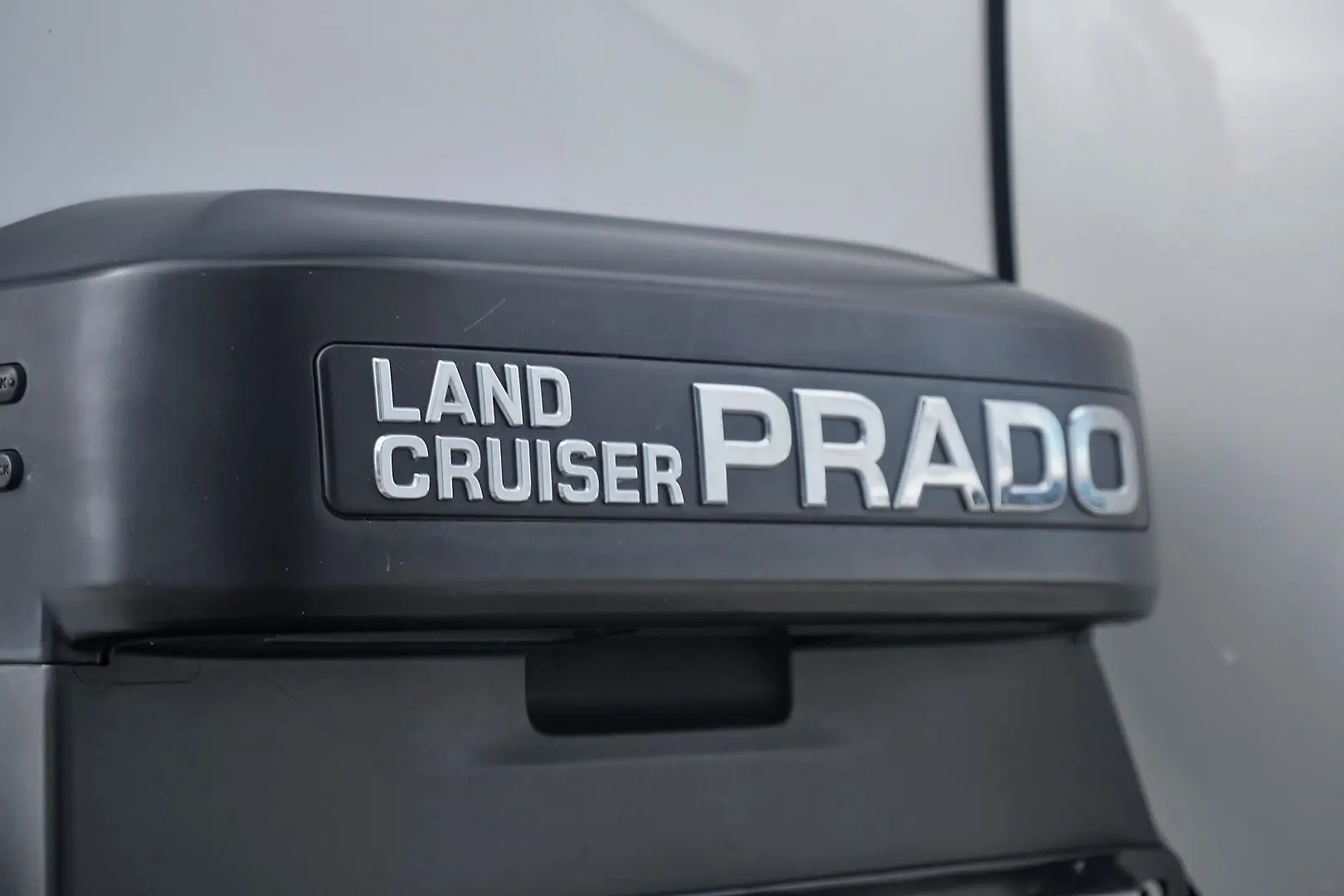 2020 Toyota Landcruiser Prado Gallery Image 19