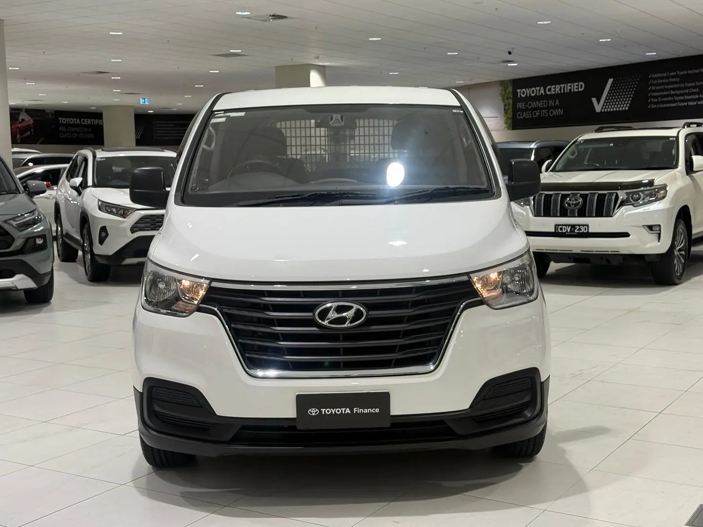 2020 Hyundai iLoad Gallery Image 4
