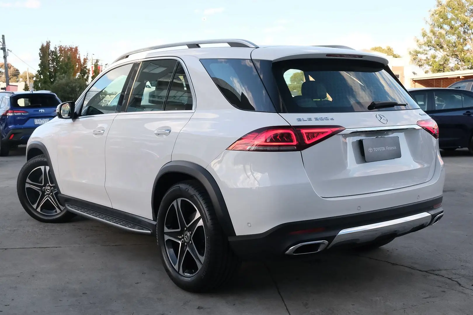 2019 Mercedes-Benz GLE-Class Gallery Image 2