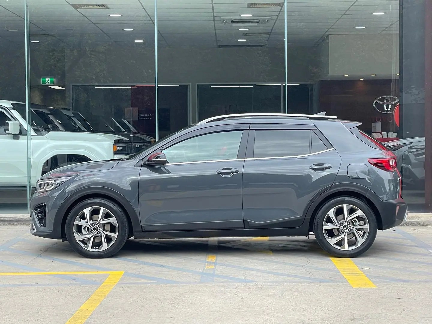 2021 Kia Stonic Gallery Image 5