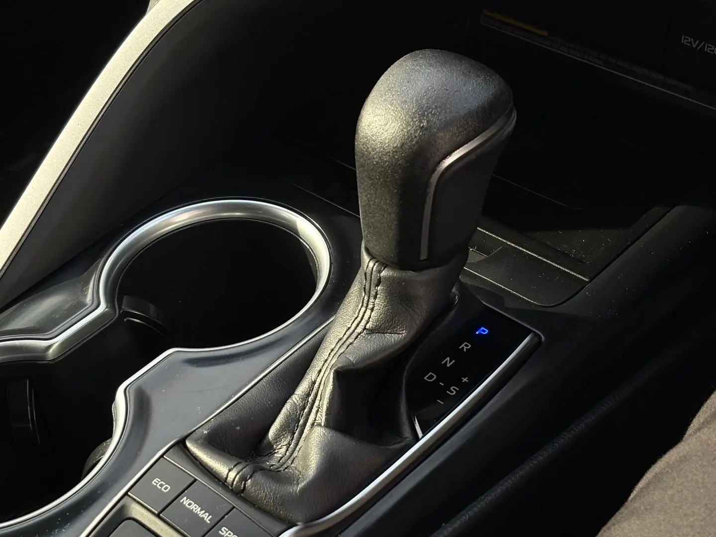 2019 Toyota Camry Gallery Image 21