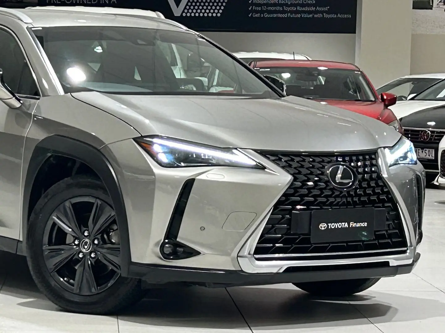 2023 Lexus UX Gallery Image 3