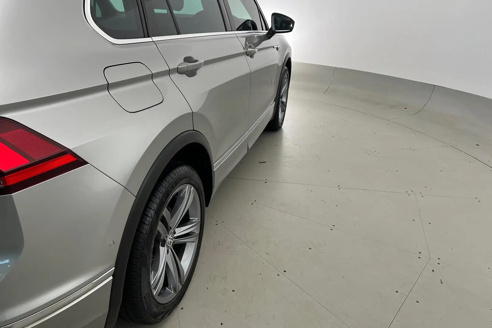 2019 Volkswagen Tiguan Gallery Image 10