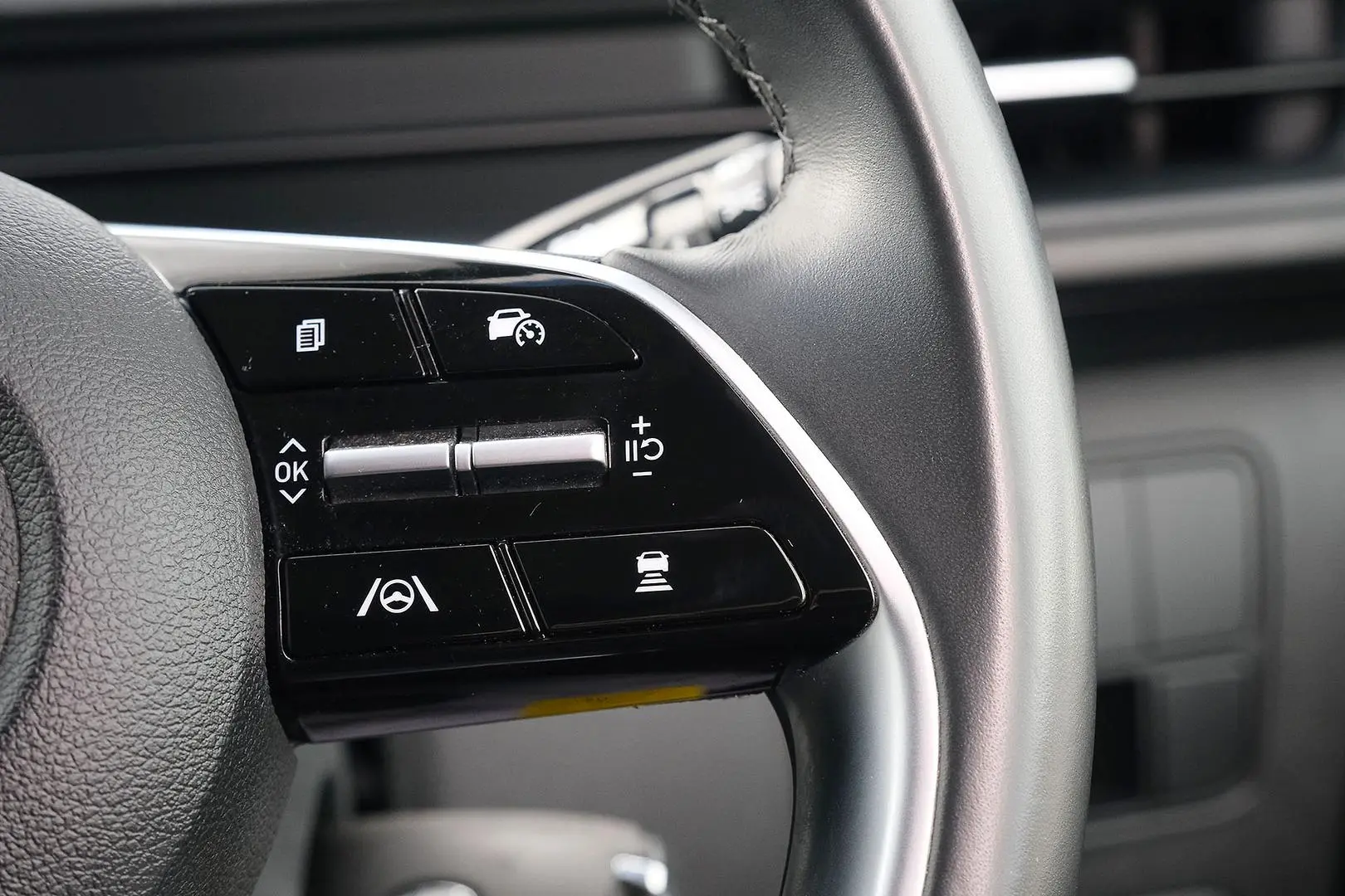 2022 Hyundai STARIA Gallery Image 16
