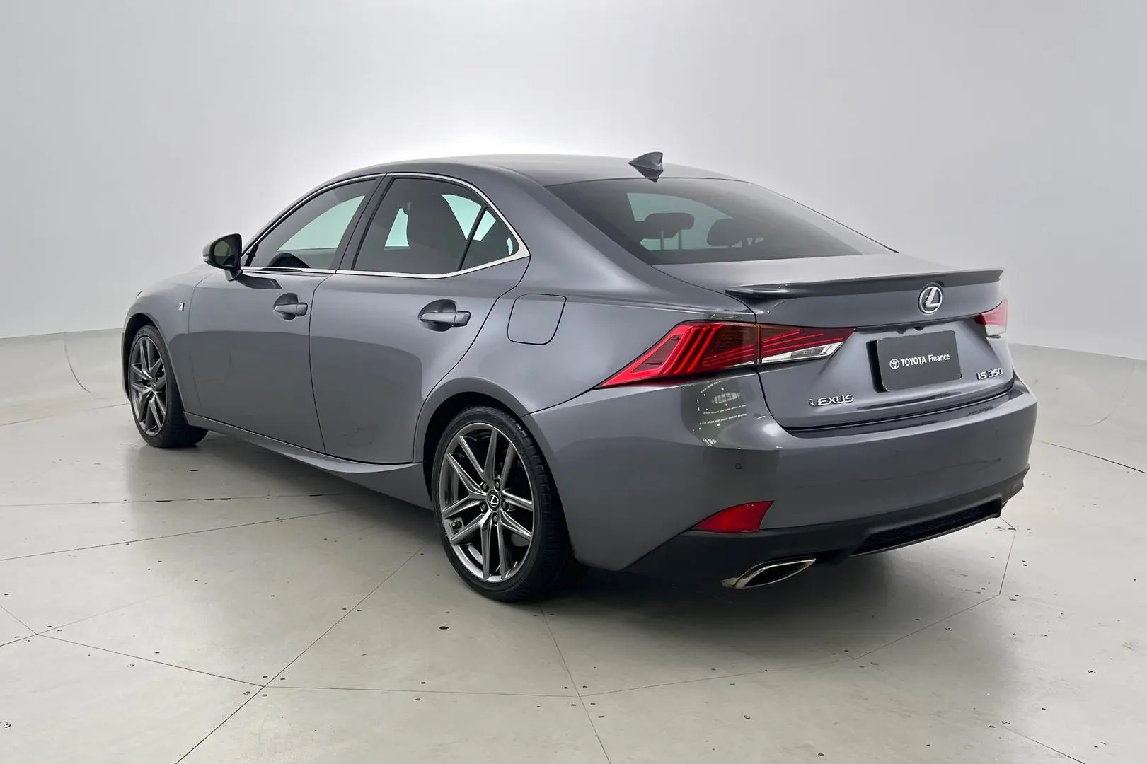 2019 Lexus IS Gallery Image 7