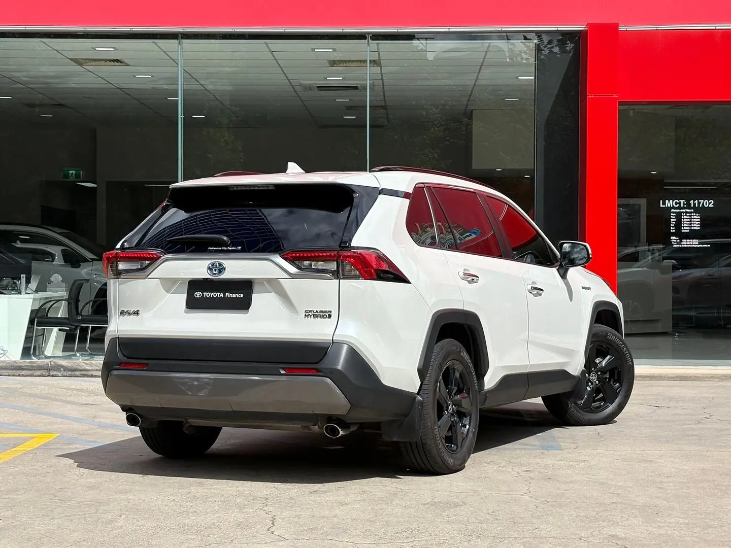2019 Toyota RAV4 Gallery Image 10