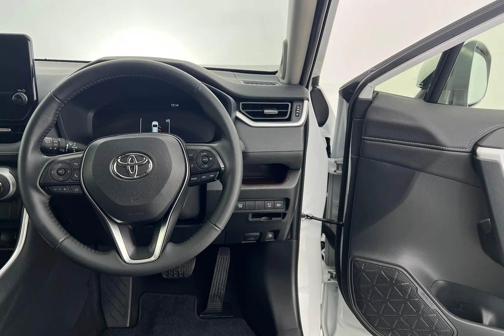2024 Toyota RAV4 Gallery Image 13