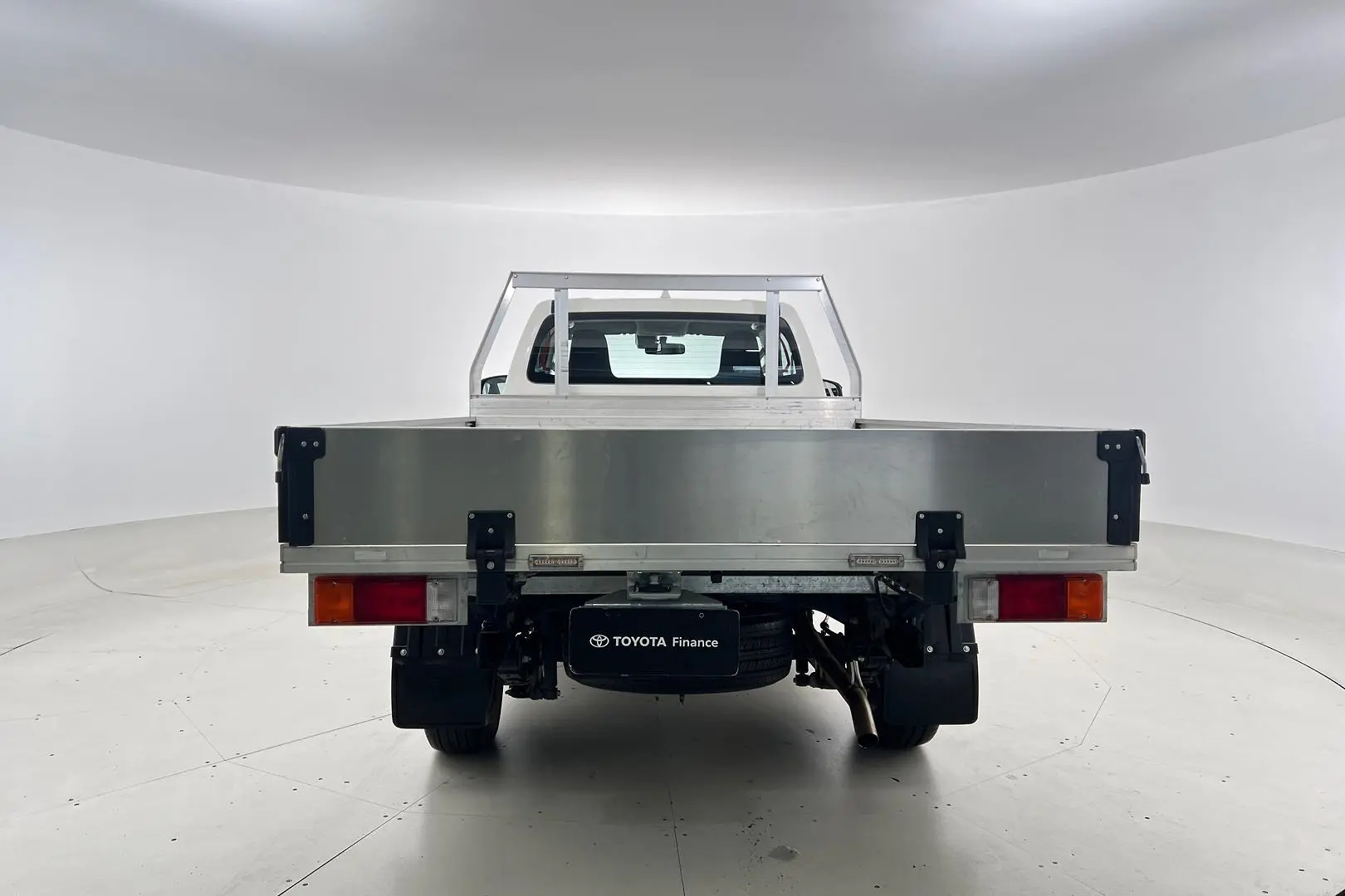 2022 Toyota Hilux Gallery Image 3
