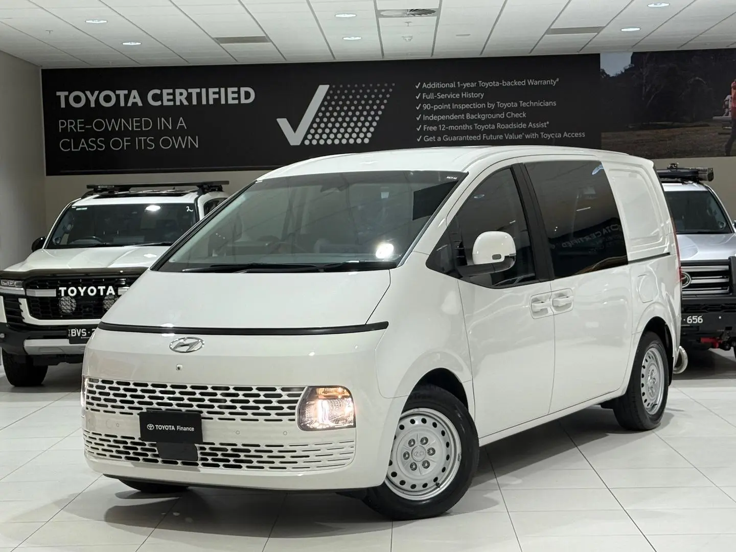 2023 Hyundai STARIA LOAD Gallery Image 5