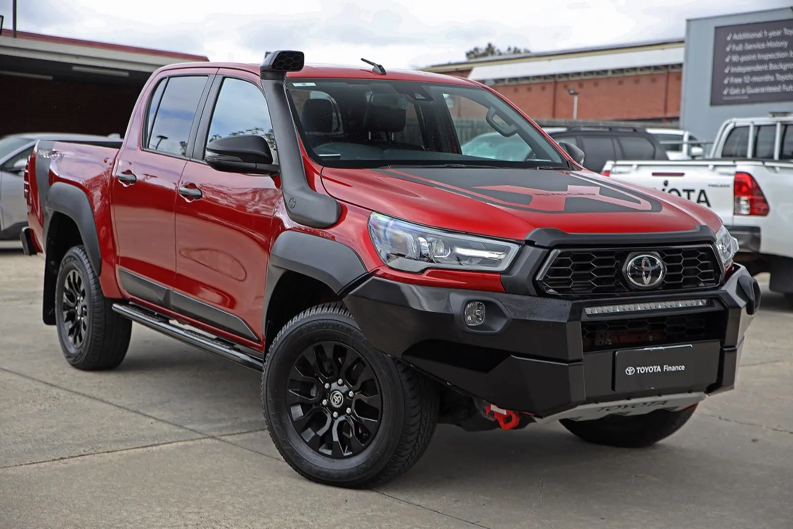 2021 Toyota Hilux Image 1