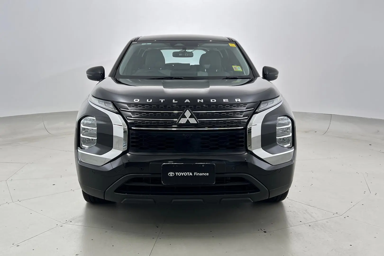 2022 Mitsubishi Outlander Gallery Image 10